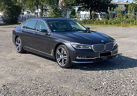 BMW 730Ld xDrive - AHK*