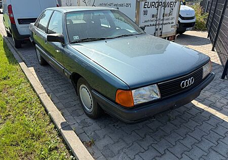 Audi 100