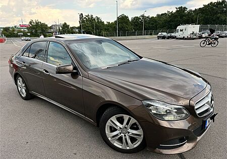 Mercedes-Benz E 220 BlueTEC BE Edition AVANTG. Autom. Edit...