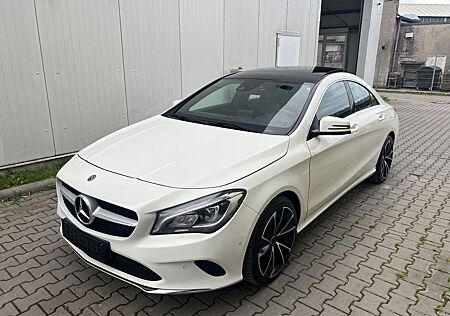 Mercedes-Benz CLA 180 .PDC.SHZ.Panorama