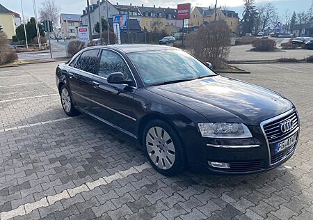 Audi A8 3.0 TDI (DPF) tiptronic quattro -