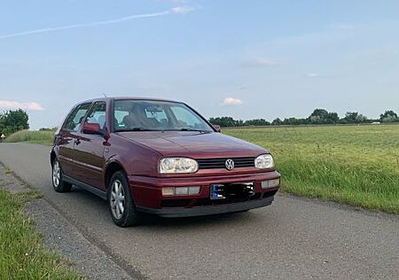 VW Golf Volkswagen 1.6 Standard 100PS Version ABS
