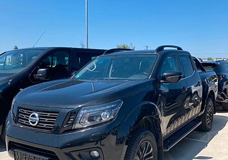 Nissan Navara NP300 N-Guard Double Cab 4x4