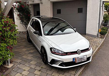 VW Golf Volkswagen 7 GTI Clubsport /