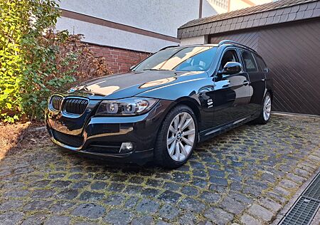 BMW 330i xDrive Touring Sportfahrwerk