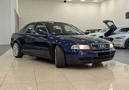 Audi A4 2.4 quattro - Sehr gepflegt, Vieles Neu