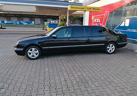 Mercedes-Benz E 270 Hochzeitsauto Stretchlimo 8 Sitze 6 Türen