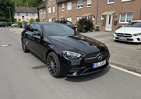 Mercedes-Benz E 300 e 4MATIC Autom. AMG Line Vollausstattung