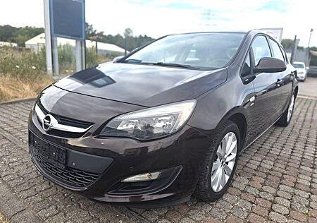 Opel Astra J Lim. 5-trg. Active