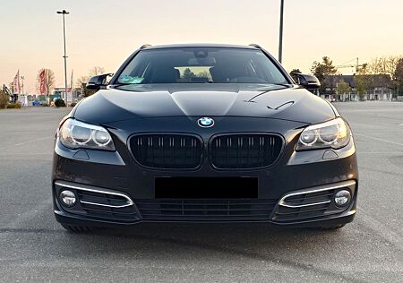 BMW 530d xDrive Touring A Luxury Line Luxury Line