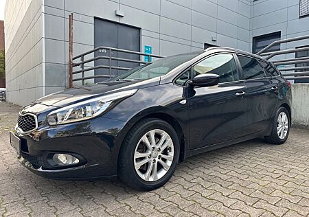 Kia Cee'd CEE´D SW 1.4 EDITION 7 AHK/2-ZONEN/RFK/PDC