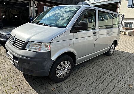 VW T5 Transporter Volkswagen 9Sitzer mit Schlafplatz
