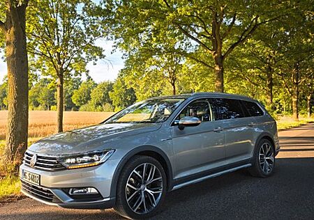 VW Passat Alltrack Volkswagen 2.0 TDI DSG Biturbo Top Zustand