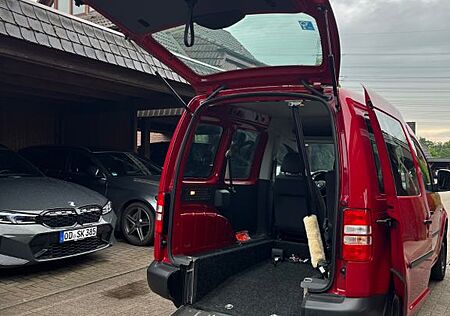 VW Caddy Volkswagen 1,2TSI 63kW Behindertengerecht mit Rampe