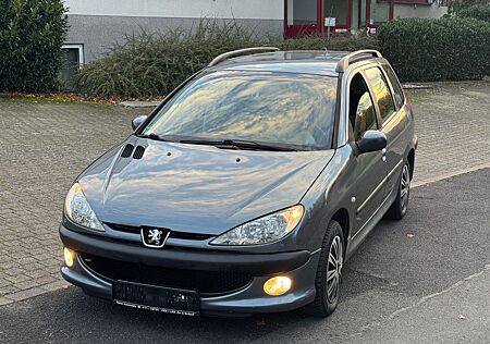 Peugeot 206 1.4 Grand 75 TÜV 2027