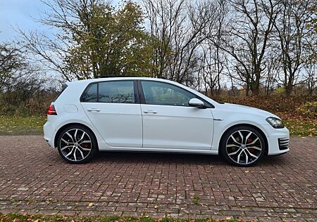 VW Golf Volkswagen 2.0 TDI BMT GTD Sport & Sound Standheizung