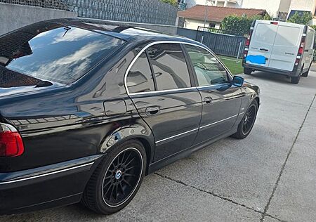 BMW 523i top gepflegt