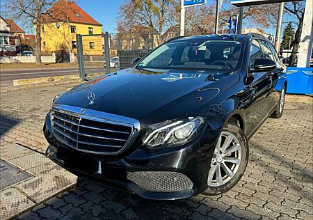 Mercedes-Benz E 220 d T Autom. Kamera / ACAA / 2xPDC