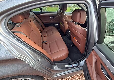 BMW 520d xDrive A Luxury Line Luxury Line