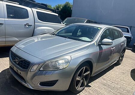 Volvo V60 Kombi Summum AWD