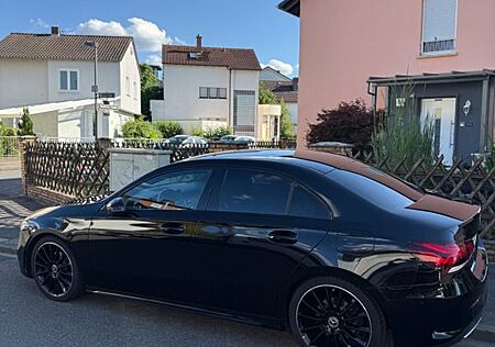 Mercedes-Benz A 200 4MATIC DCT -