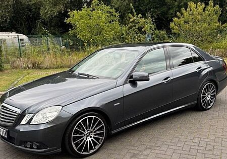 Mercedes-Benz E 250 BlueEFFICIENCY ELEGANCE ELEGANCE TÜV 10/27