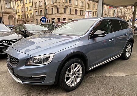 Volvo V60 CC D4 Geart. Summum LEDER XENON ACC BLIS CAM