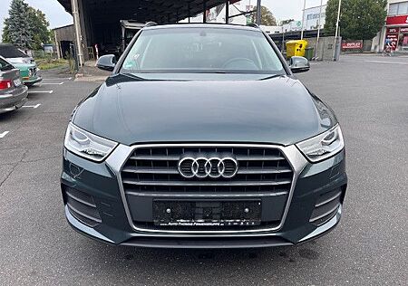 Audi Q3 , S-Tronic, NAVI, XENON, etc.
