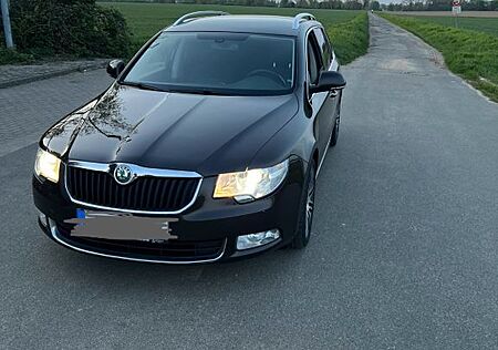 Skoda Superb 2.0 TDI Ambition Combi Ambition