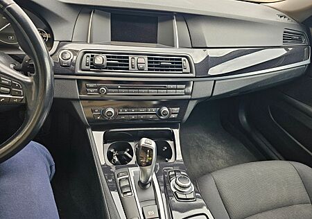 BMW 520d Touring A Luxury Line L
