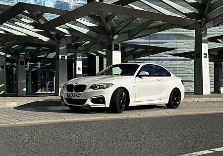 BMW 220i Coupé M Sport (Top-Zustand)