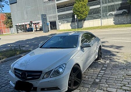 Mercedes-Benz E 350 Coupé CDI BlueEFFICIENCY AVANTG....