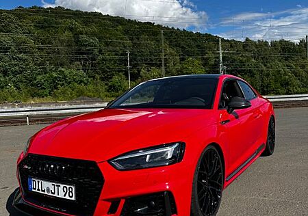 Audi RS5 mit Air Lift 3P System