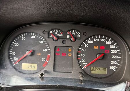 VW Golf Volkswagen 1.6 Basis