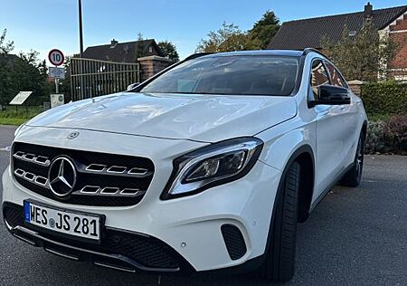 Mercedes-Benz GLA 250 4MATIC DCT - *Night Paket*