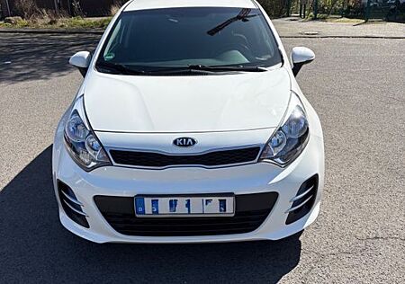 Kia Rio 1.2 UEFA EURO 2016 UEFA EURO 2016