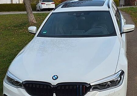 BMW 540D Xdrive M-Sport Pano Harman-Kardon HUD AHK