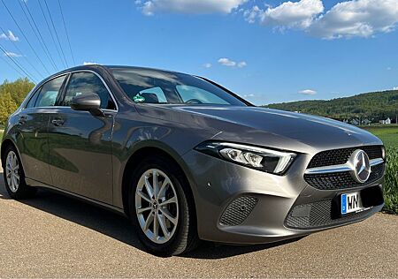 Mercedes-Benz A 200 Progressive, LED, Panoramadach, MBUX Plus