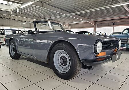 Triumph TR6 /Kompletter Neuaufbau im Sammlerzustand