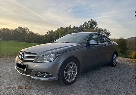 Mercedes-Benz C 180 BlueEFFICIENCY Coupé (TÜV 11/26)