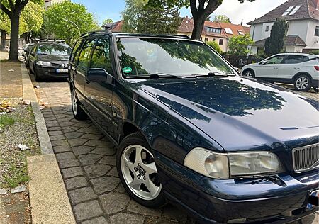 Volvo V70 2.5