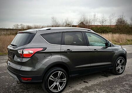 Ford Kuga Titanium,El.Heckkl,El.Ahk,Kamera