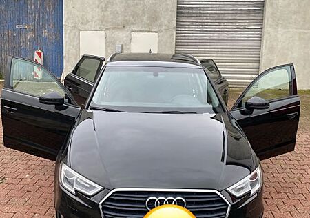 Audi A3 35 TFSI S tronic design Sportback design