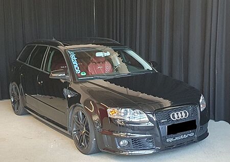Audi RS4 4.2 FSI quattro-Schaltgetriebe Manuel-