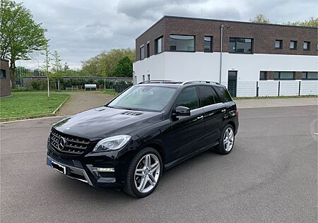 Mercedes-Benz ML 350 BlueTEC 4MATIC AMG line - 38000 km Motor