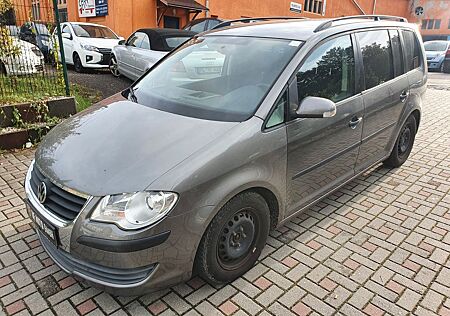 VW Touran Volkswagen Conceptline
