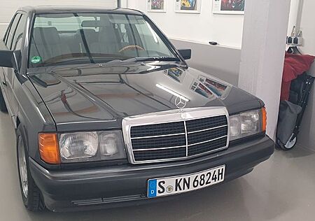 Mercedes-Benz 190 2.3 E