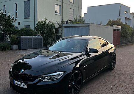 BMW M4 Deutsch / Carbon / 3. Hand / TÜV 07/2026