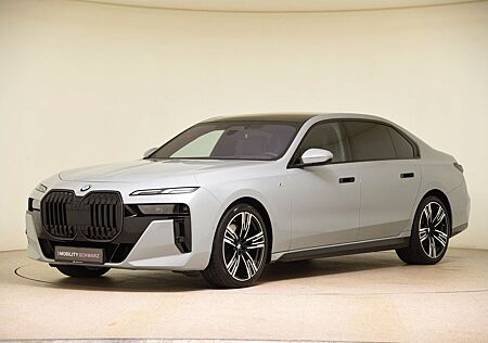 BMW 740d xDrive M Sport Pro ACC LED Pano HUD B&W