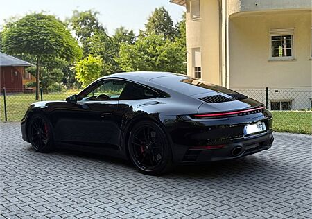 Porsche 992 Carrera 4 GTS Coupé Carrera GTS